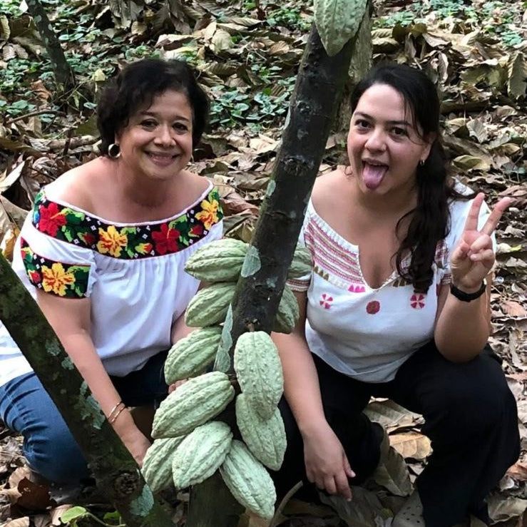 Alma und ihre Mutter – Anbaupartnerinnen des weißen Criollo Zeremoniekakaos