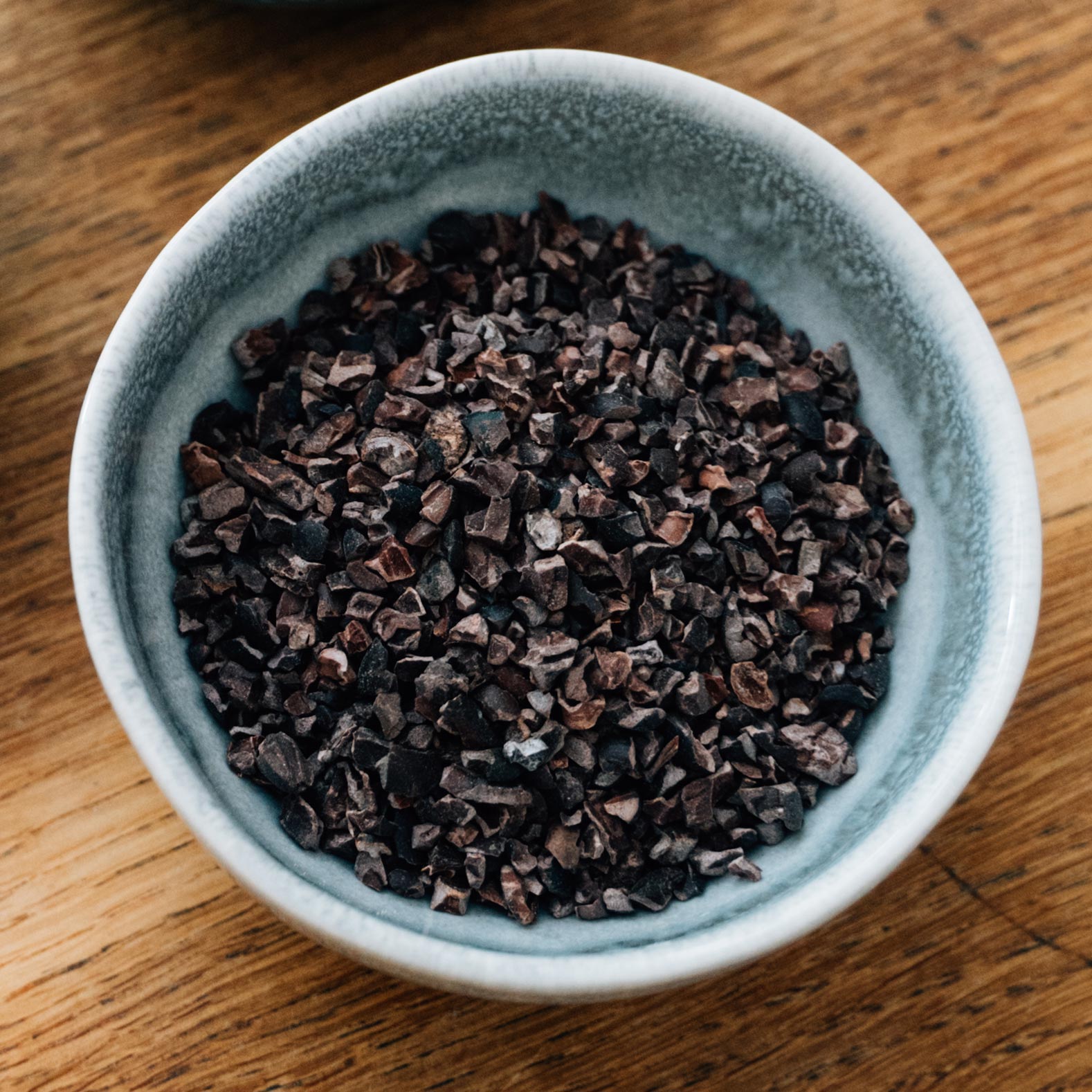 Mangroovia's Bio Kakaonibs kaufen knuspriger Rohkakao Snack